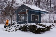 cliftonbeachwinter-guard-house